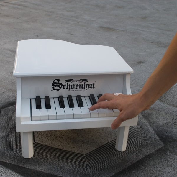 White Schoenhut Mini Baby Grand Piano